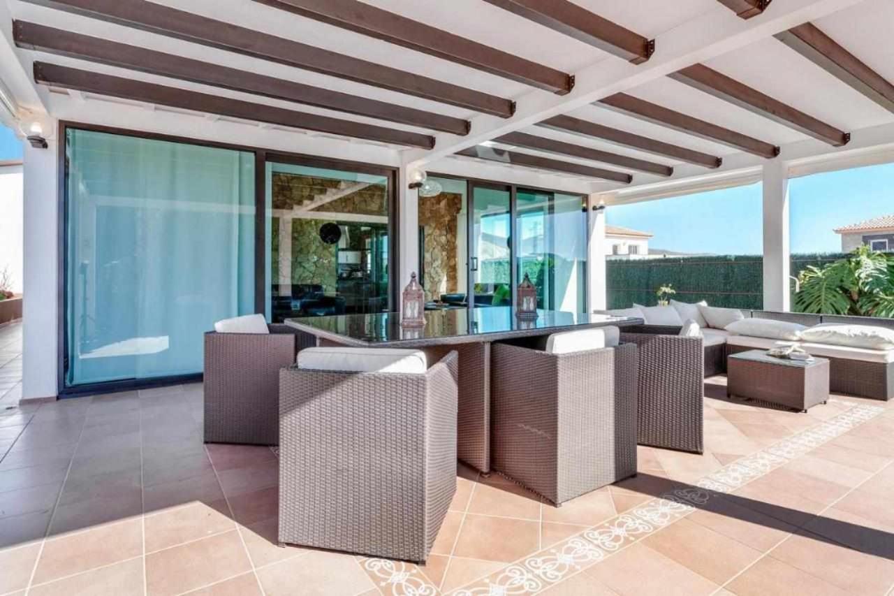 Villa Cobas Con Piscina Y Privada Triquivijate Exteriér fotografie