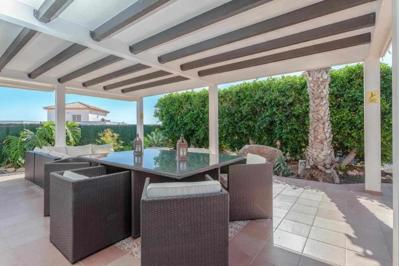 Villa Cobas Con Piscina Y Privada Triquivijate Exteriér fotografie